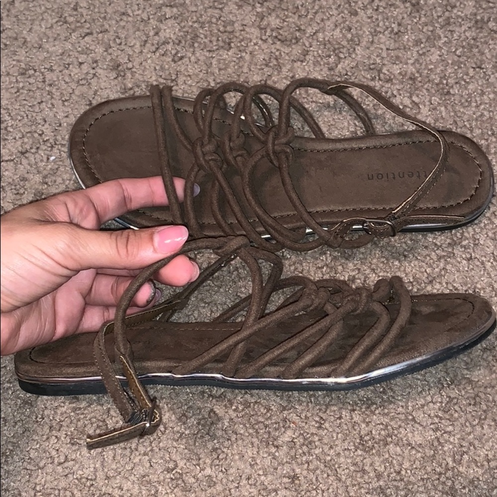 SANDAL FOR ANY OUTFIT - Picture 2 of 2
